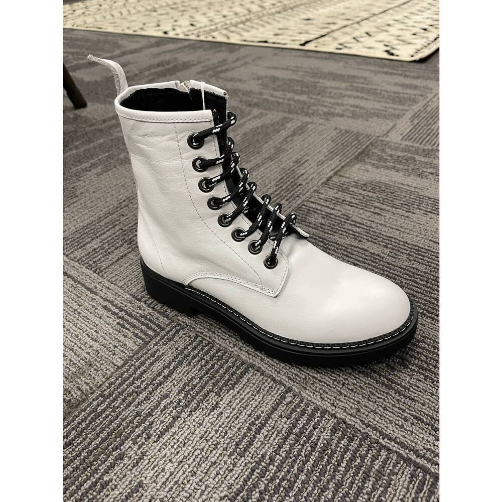NEW BUENO women's destine boots in white
